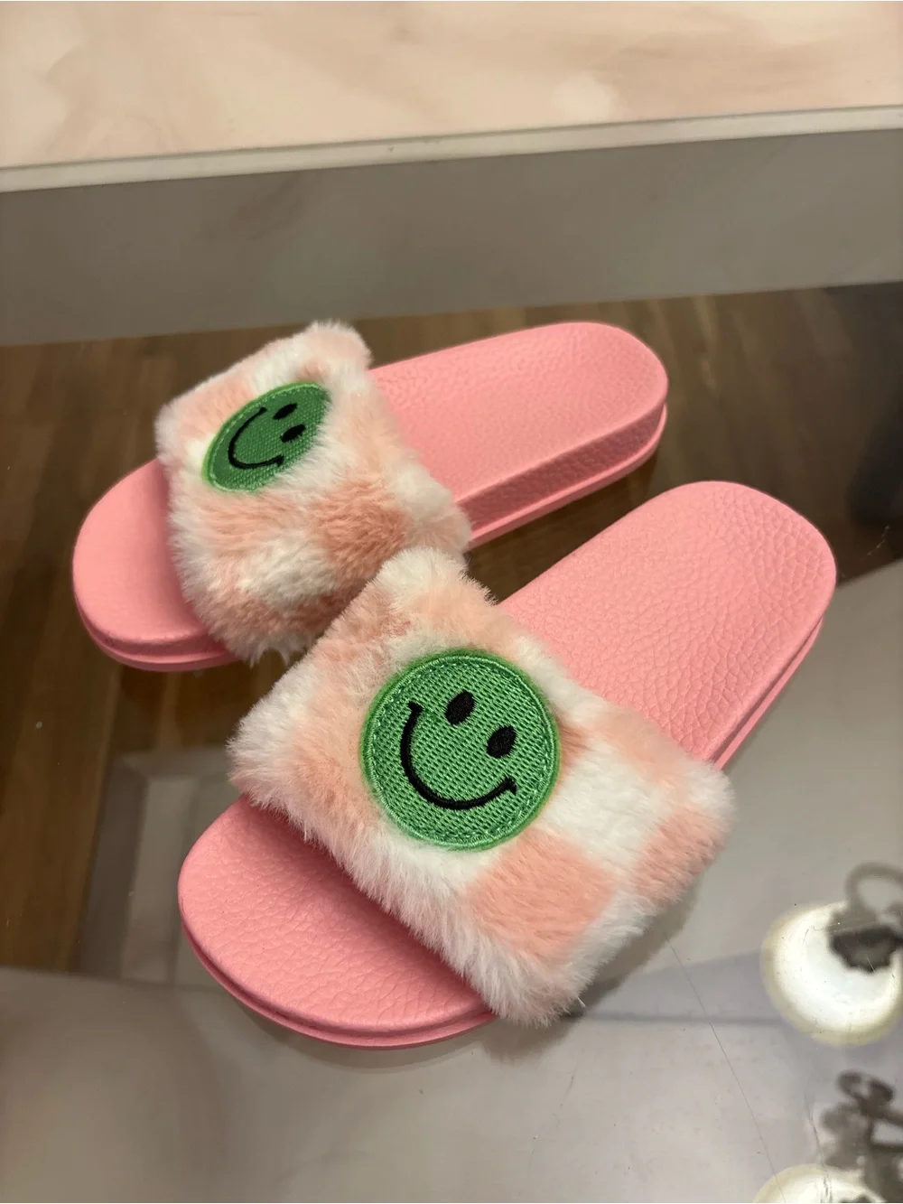 Women's Pink Faux Fur Slide Sandals Smiley Face Patches Slip On Size 1-3